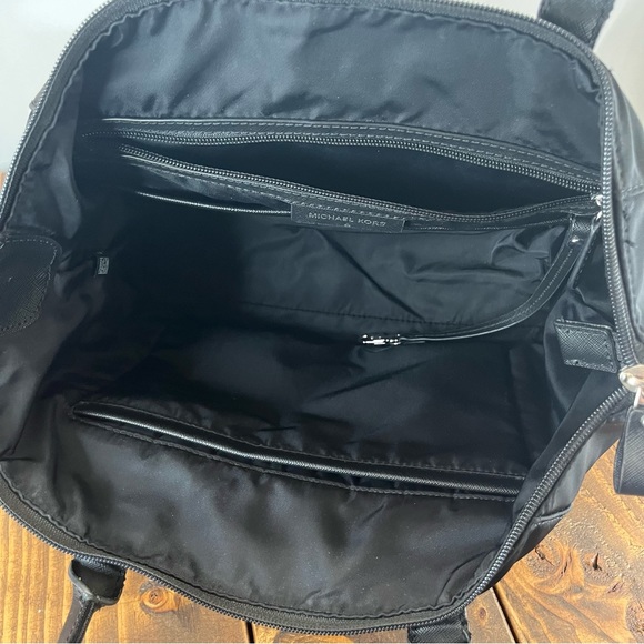 MICHAEL KORS BLACK TOTE - Picture 3 of 12